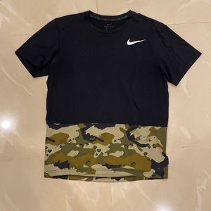Nike athletic black/camo t-shirt